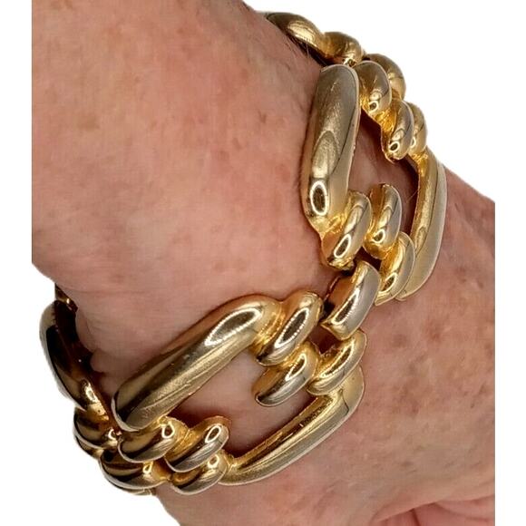 💫 Vintage Gold Tone Link Bracelet ✨ Chunky Textured Fold Over Clasp 7" - Picture 5 of 7